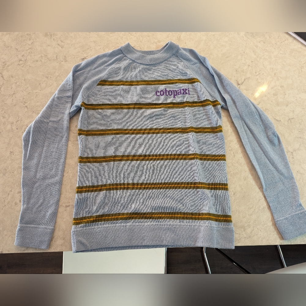 Cotopaxi sweater new without tags